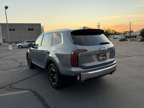 Used 2023 Kia Telluride EX w/ EX Captain's Chair Package AWD/4WD image 7