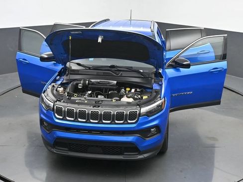 Used 2024 Jeep Compass Latitude AWD/4WD image 60