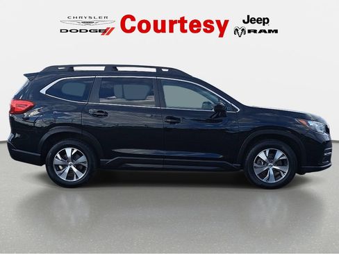 Used 2022 Subaru Ascent Premium w/ Convenience Package AWD/4WD image 2