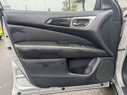 Used 2020 Nissan Pathfinder S AWD/4WD image 10