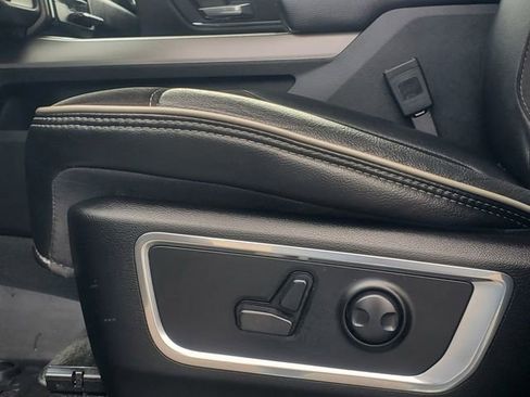 Used 2024 RAM 1500 Laramie AWD/4WD image 12