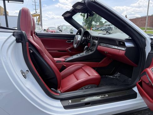 Used 2015 Porsche 911 Turbo S AWD/4WD image 10