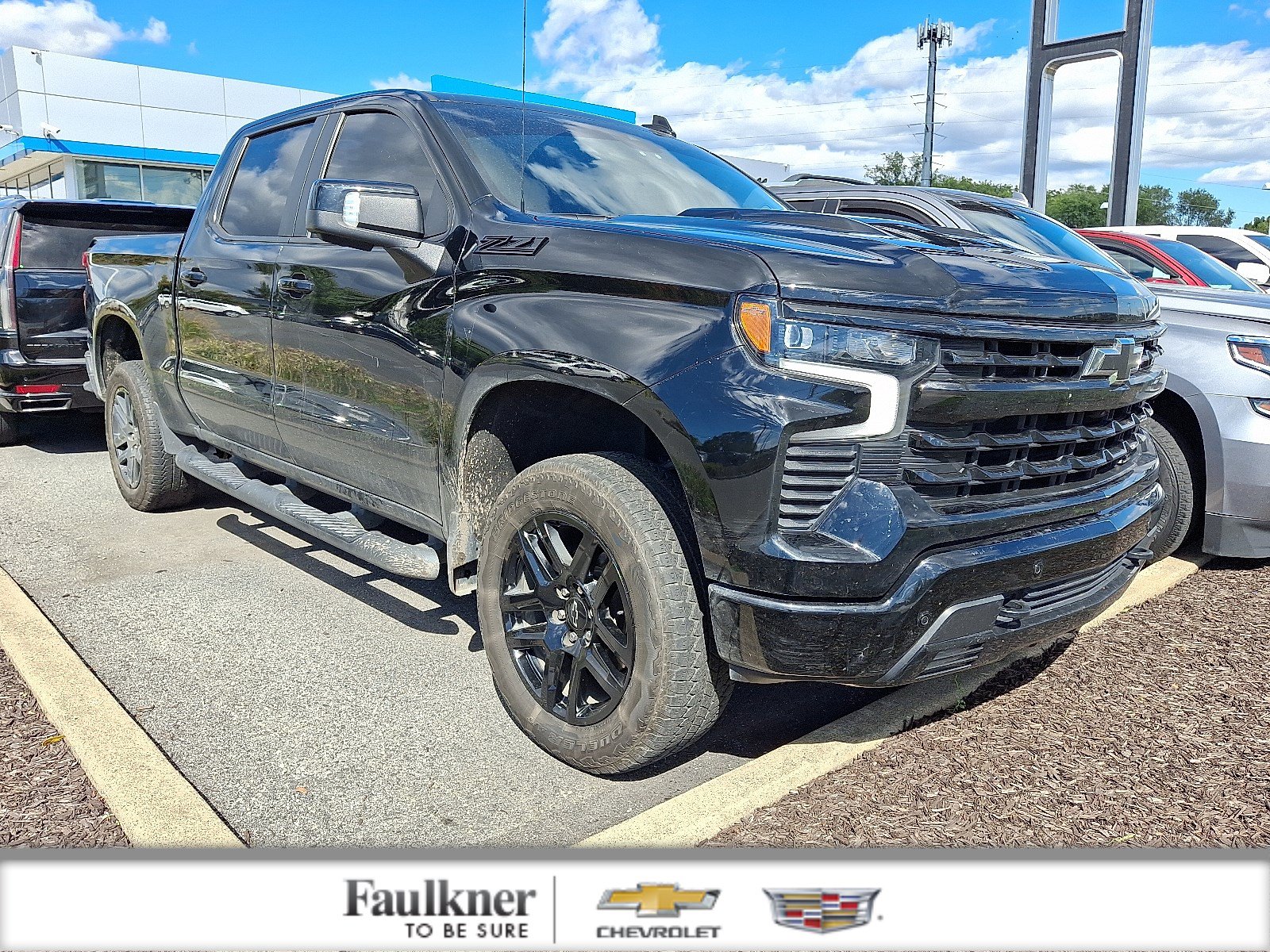 Used 2025 Chevrolet Silverado 1500 LT Trail Boss w/ LT Trail Boss Premium Package AWD/4WD image 1