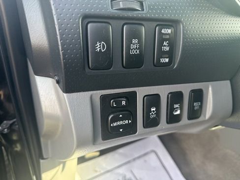 Used 2011 Toyota Tacoma 4x4 Double Cab image 17