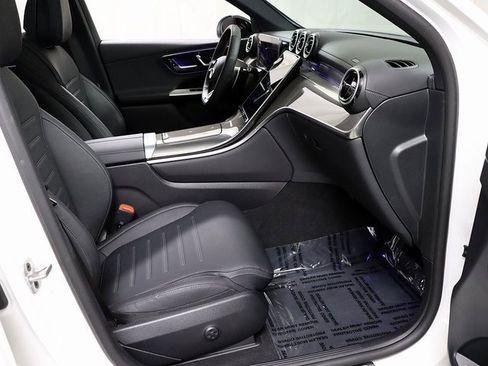 Certified 2025 Mercedes-Benz GLC 43 AMG 4MATIC image 32