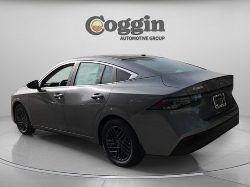 New 2026 Nissan Sentra SV w/ Floor Mat Package FWD image 5