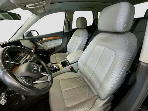Used 2022 Audi Q5 2.0T Premium w/ Convenience Package image 13
