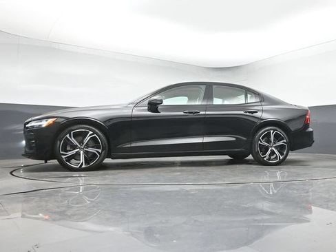 Used 2023 Volvo S60 B5 Ultimate w/ Protection Package Premier FWD image 38