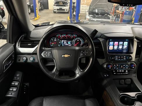 Used 2016 Chevrolet Suburban LT image 10