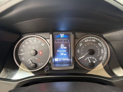Used 2016 Toyota Tacoma TRD Off-Road w/ Towing Package AWD/4WD image 21