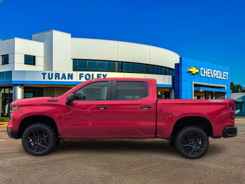 New 2026 Chevrolet Silverado 1500 Custom Trail Boss w/ LPO, Dark Essentials Package AWD/4WD image 2