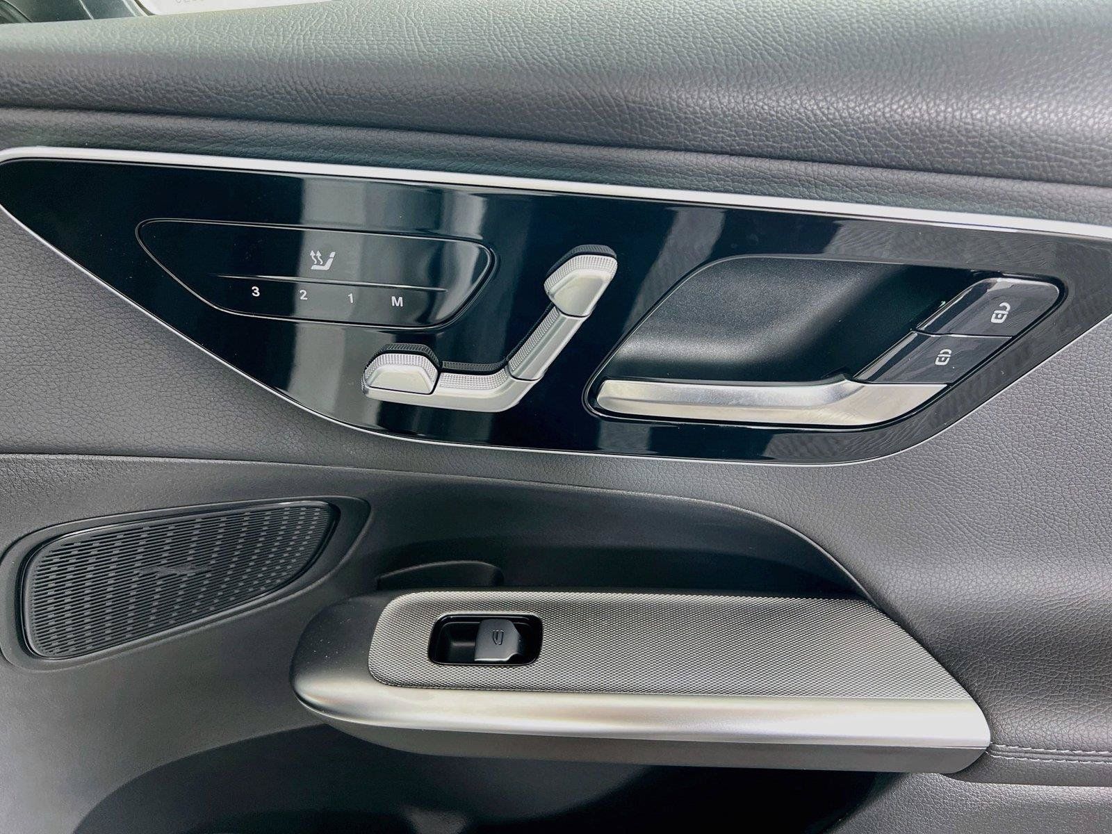 Certified 2026 Mercedes-Benz GLC 300 4MATIC image 31