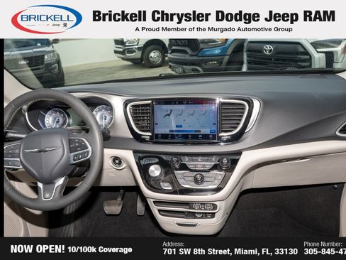 Used 2022 Chrysler Pacifica Touring-L image 21