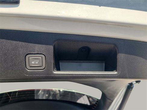 New 2026 Chevrolet Equinox EV LT image 11