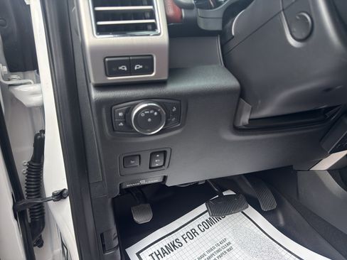 Used 2019 Ford F250 Platinum w/ Platinum Ultimate Package AWD/4WD image 17