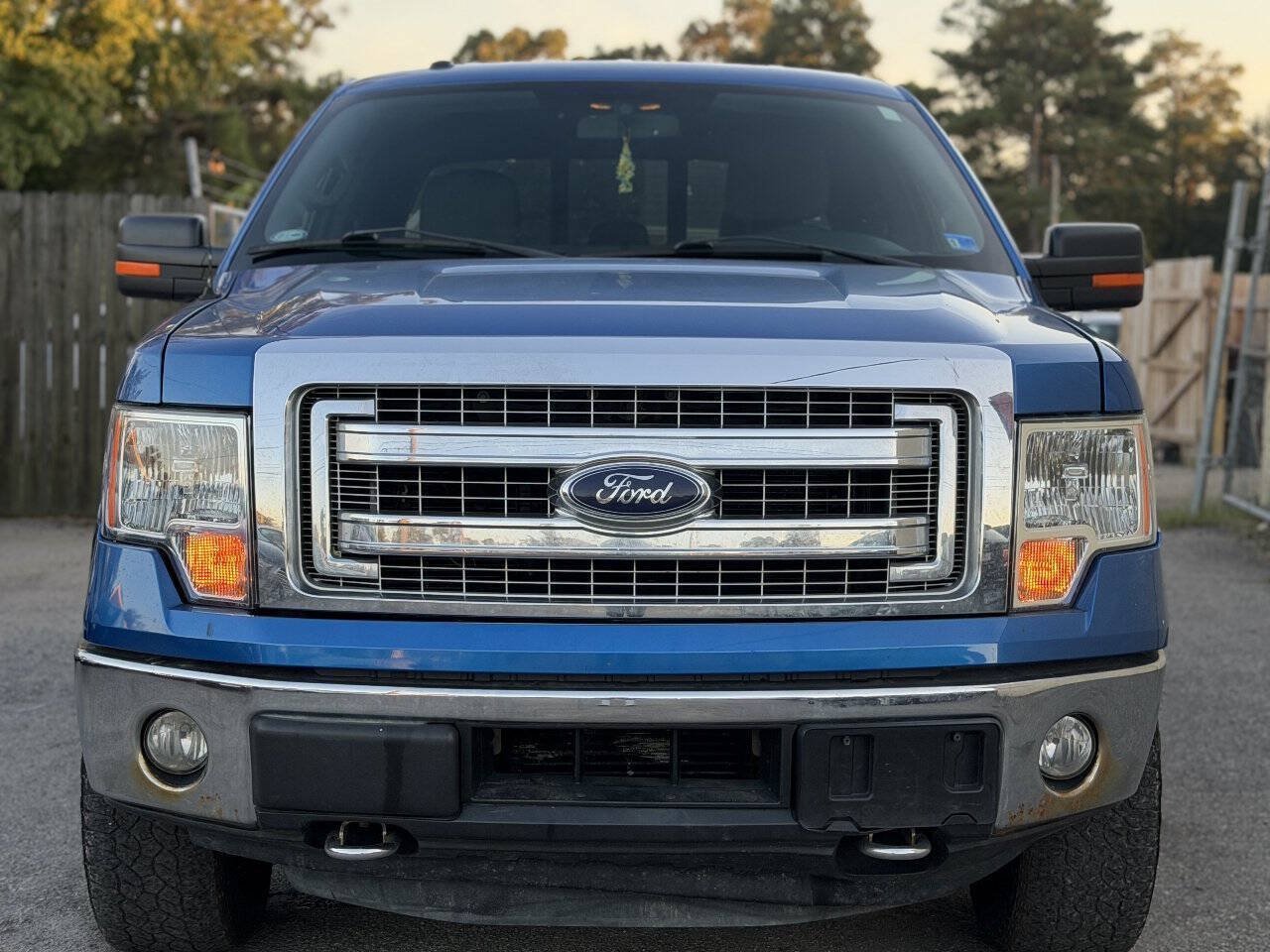 Used 2014 Ford F150 XLT w/ Equipment Group 302A Luxury AWD/4WD image 3
