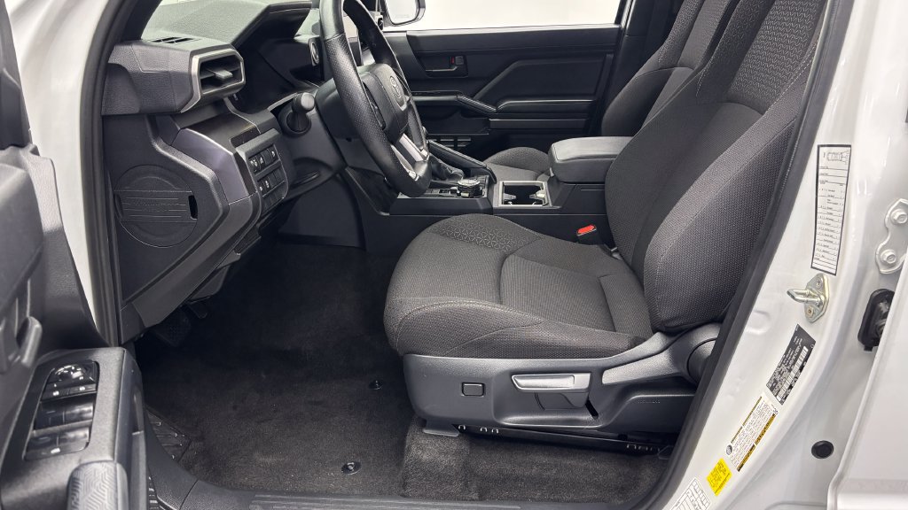 Used 2025 Toyota 4Runner SR5 AWD/4WD image 11