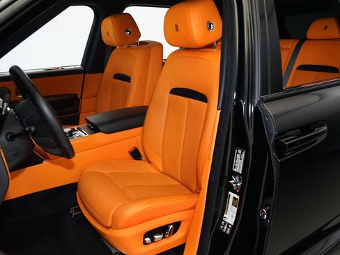 Used 2024 Rolls-Royce Cullinan AWD/4WD image 10