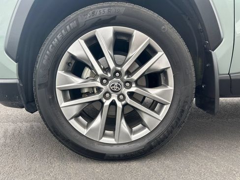 Used 2022 Toyota RAV4 XLE Premium AWD/4WD image 12