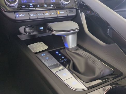 New 2026 Hyundai Elantra Limited FWD image 20