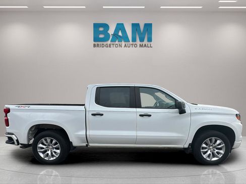 Used 2022 Chevrolet Silverado 1500 Custom w/ LPO, Dark Essentials Package image 7