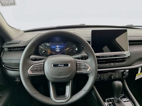 New 2026 Jeep Compass Latitude image 21