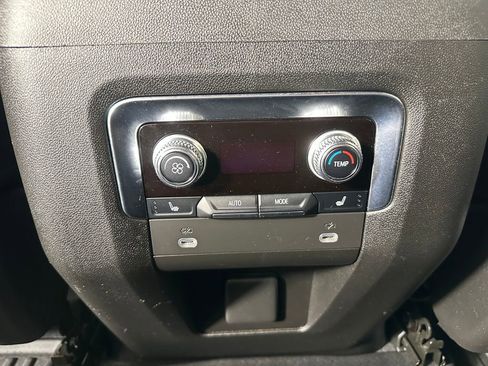 Used 2023 GMC Yukon Denali AWD/4WD image 24