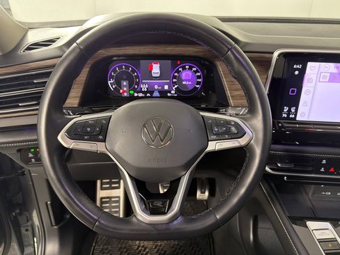 Used 2024 Volkswagen Atlas SEL Premium R-Line AWD/4WD image 16