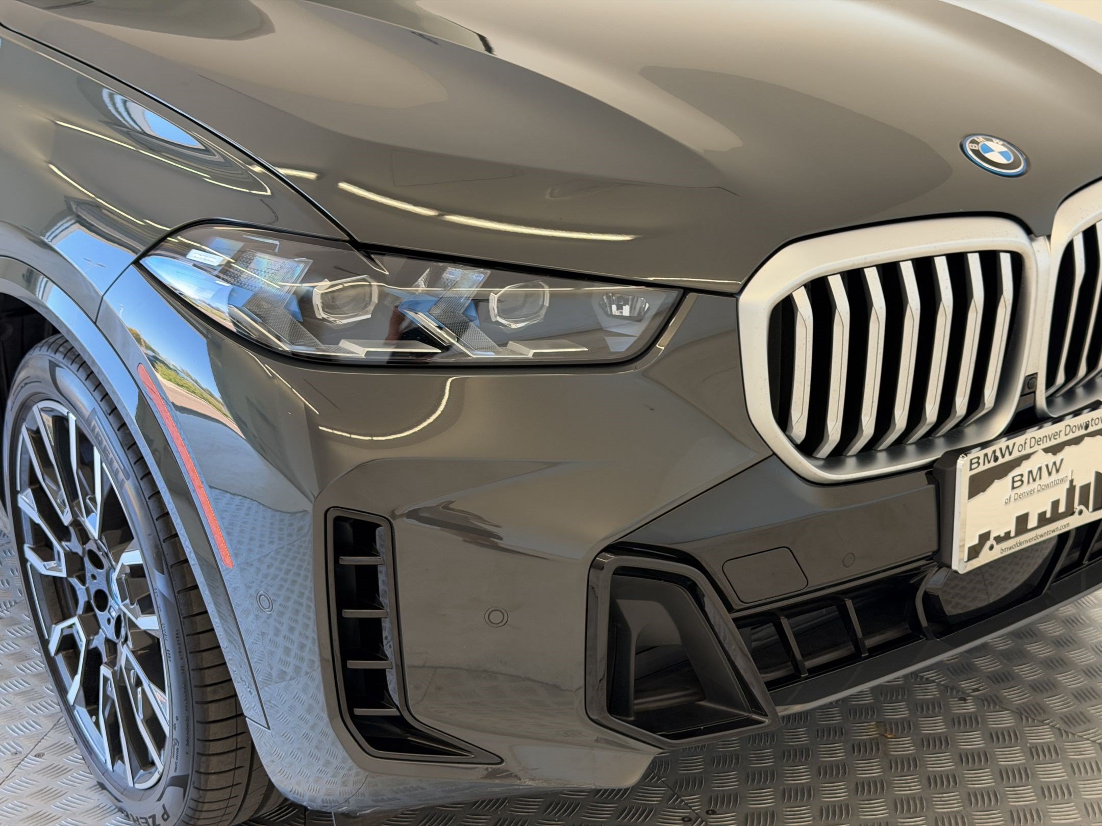 Used 2025 BMW X5 xDrive50e w/ M Sport Package AWD/4WD image 12