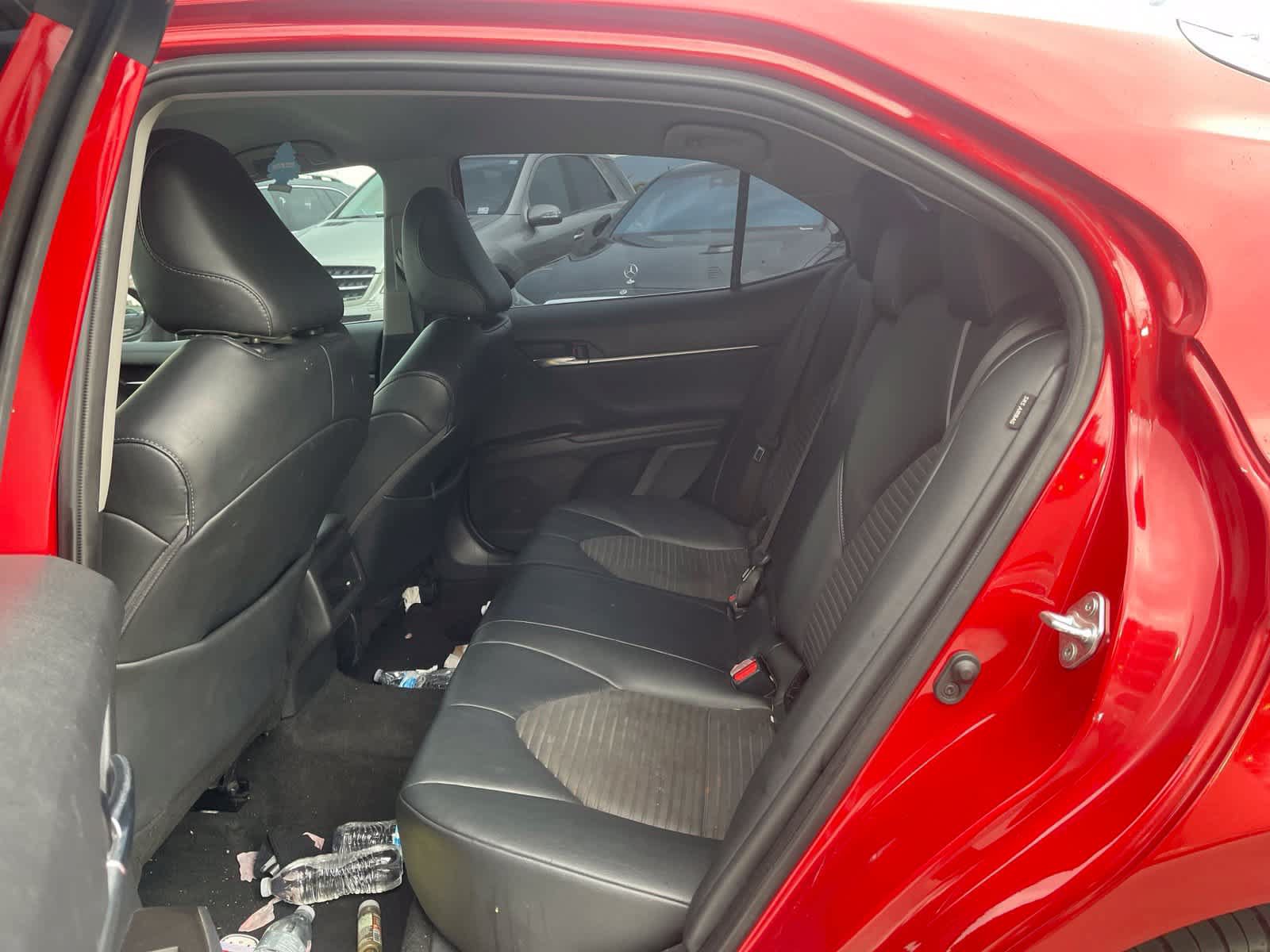 Used 2022 Toyota Camry SE w/ Carpet Mat Package (TMS) FWD image 5