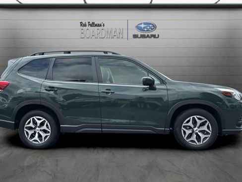 Used 2024 Subaru Forester Premium AWD/4WD image 3