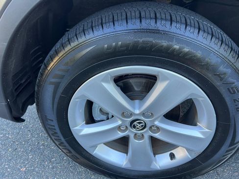 Used 2015 Toyota RAV4 XLE AWD/4WD image 32