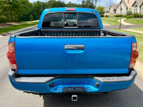Used 2005 Toyota Tacoma PreRunner w/ TRD Sport Pkg #2 RWD image 6