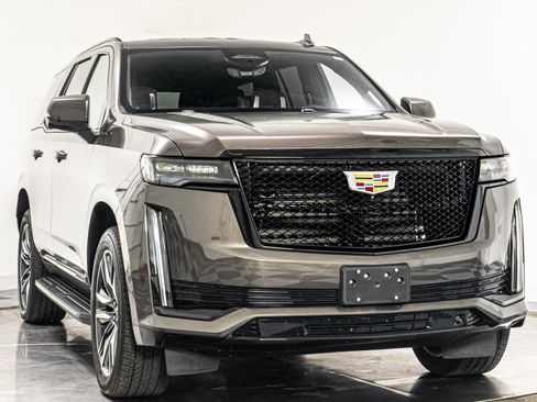 Used 2021 Cadillac Escalade Sport Platinum w/ Heavy-Duty Trailer Package AWD/4WD image 3