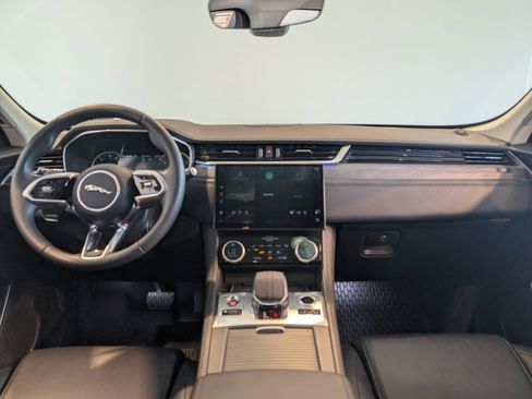 Used 2023 Jaguar F-PACE S image 15