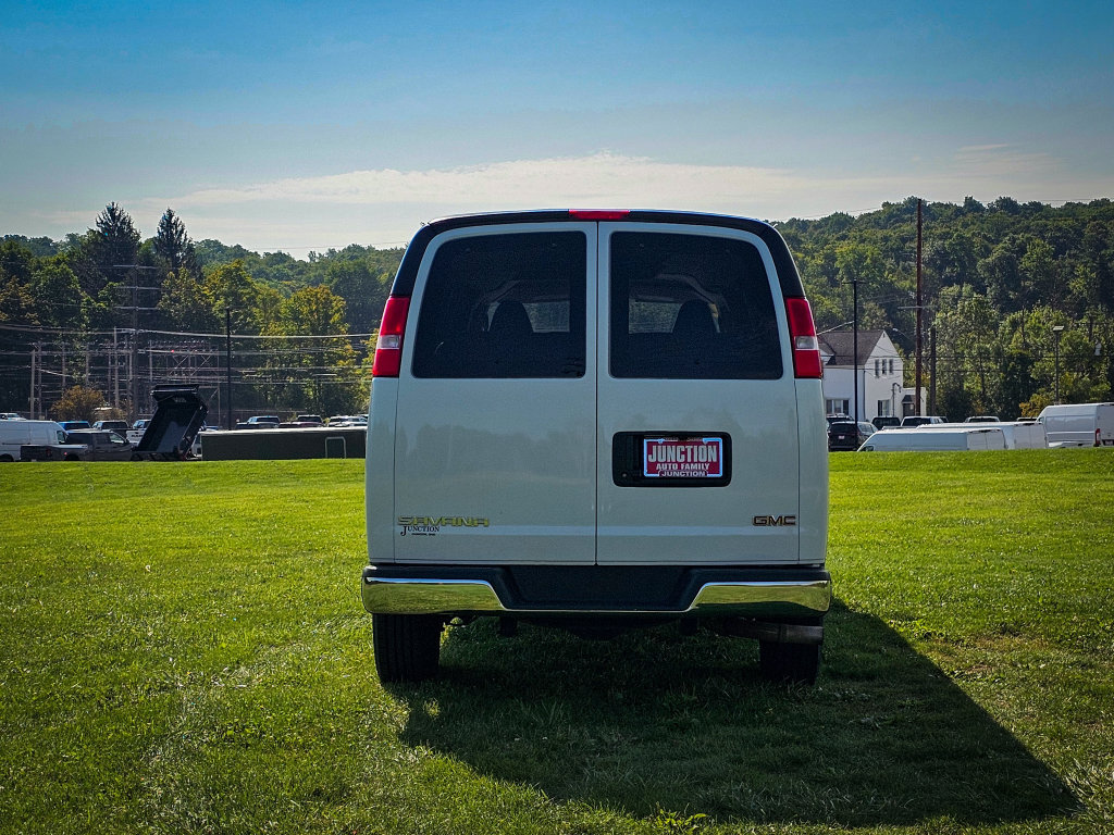 Used 2025 GMC Savana 3500 LT w/ LT Preferred Equipment Group RWD image 4