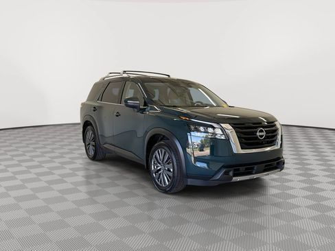 Certified 2025 Nissan Pathfinder SL w/ SL Premium Package FWD image 13