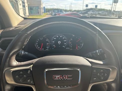 Used 2019 GMC Acadia Denali w/ Technology Package FWD image 17