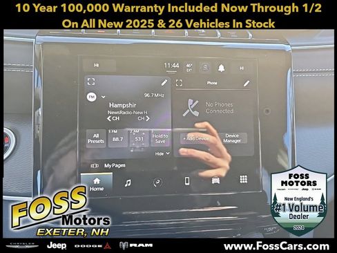 New 2025 Jeep Grand Cherokee L Laredo image 28