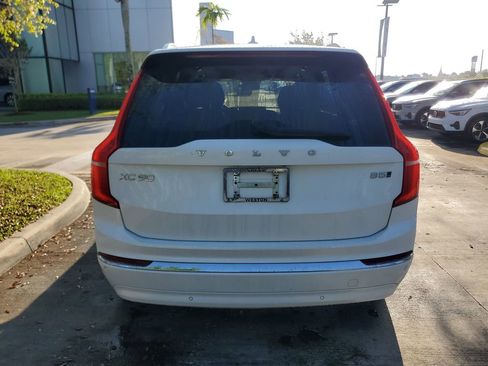 Certified 2024 Volvo XC90 B5 Core w/ Climate Package AWD/4WD image 5