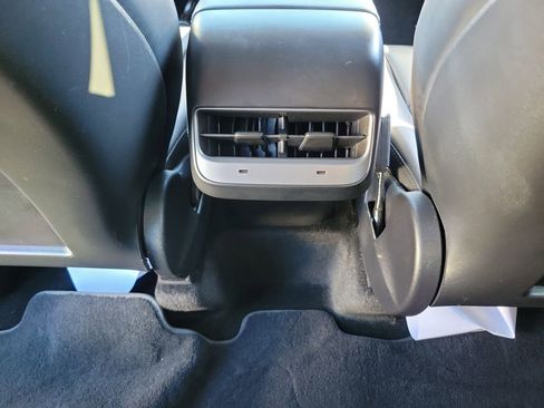 Used 2022 Tesla Model Y Performance image 13