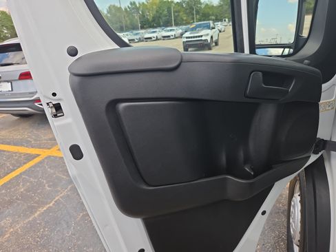Used 2025 RAM ProMaster 2500 w/ Convenience Group FWD image 6