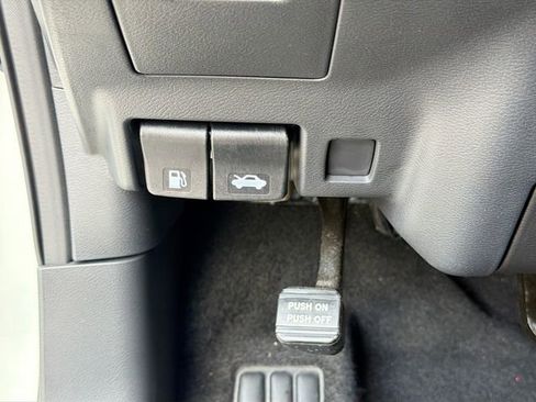 Used 2023 Nissan Murano SV FWD image 43