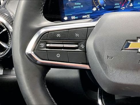 Used 2025 Chevrolet Equinox LT image 11