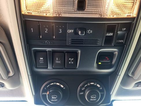 Used 2022 Toyota 4Runner TRD Off-Road Premium w/ Moonroof Package AWD/4WD image 20