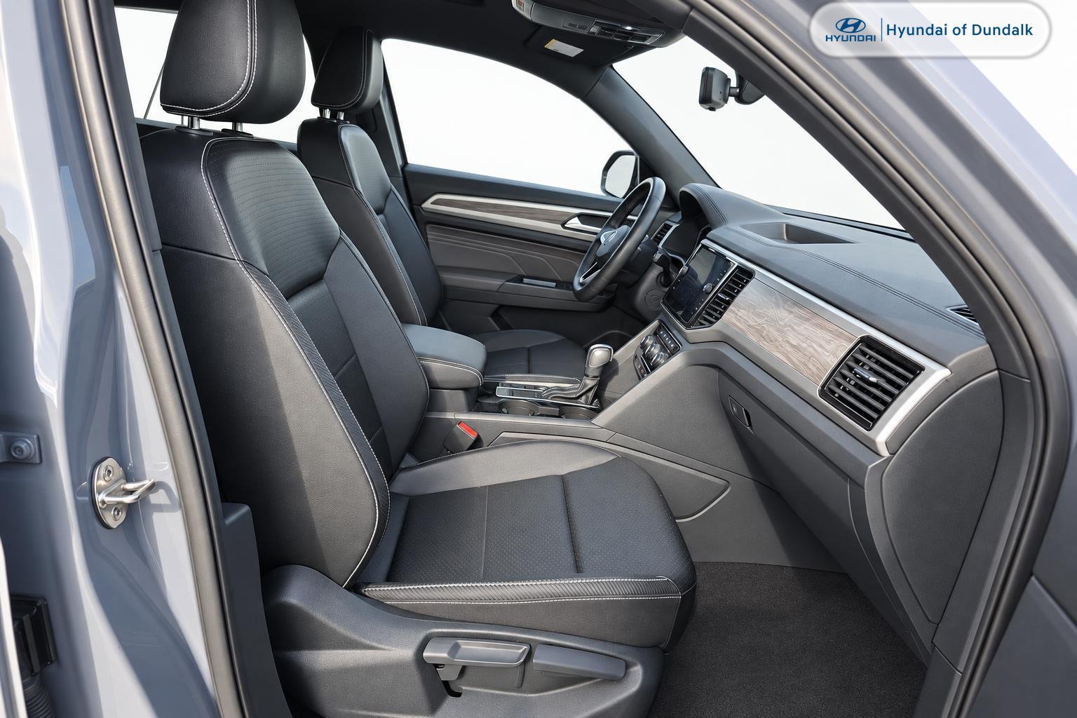 Used 2022 Volkswagen Atlas Cross Sport SE w/ Panoramic Sunroof Package FWD image 8