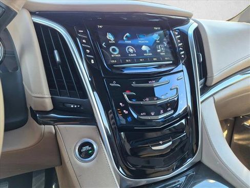 Used 2018 Cadillac Escalade ESV Platinum AWD/4WD image 15