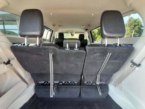 Used 2023 Chrysler Pacifica Touring-L FWD image 59
