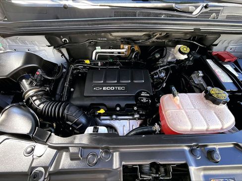 Used 2018 Chevrolet Trax LT w/ LT Convenience Package image 10