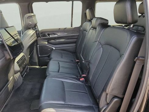Used 2022 Jeep Wagoneer Series II w/ Convenience Group I RWD image 15